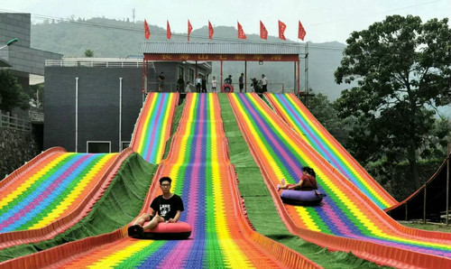 灵川七彩旱滑儿童彩虹滑梯游乐设备景区旱地滑雪圈网红旱雪滑道